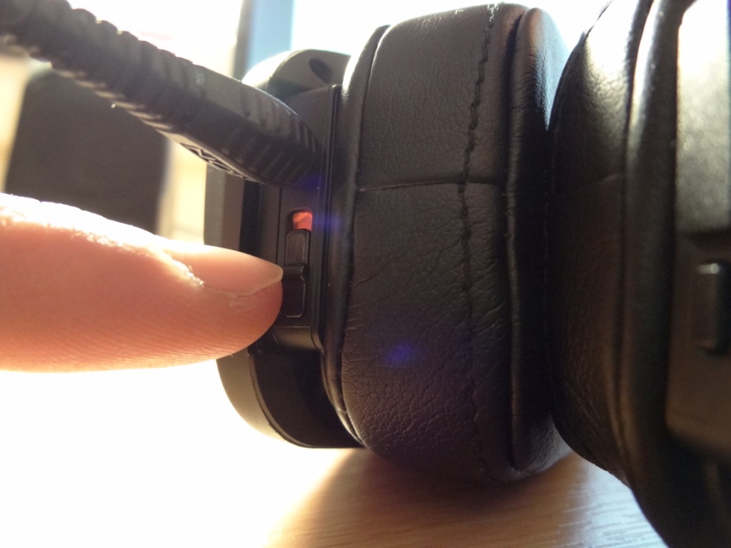 Denon AH-NCW500 - Noise cancelling can be activated whilst connected via wire