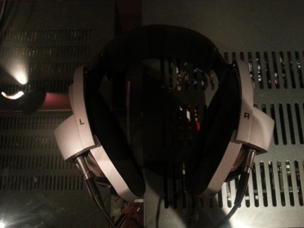Sennheiser HD800 â Design | Totally Dubbed