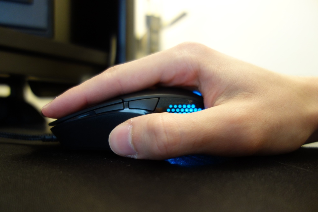 Logitech G303 Mouse - In-hand