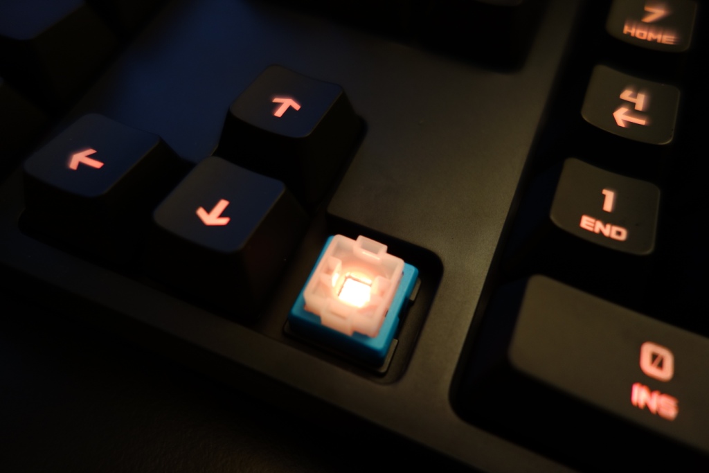 Logitech G810 Keyboard - Key switch illuminated